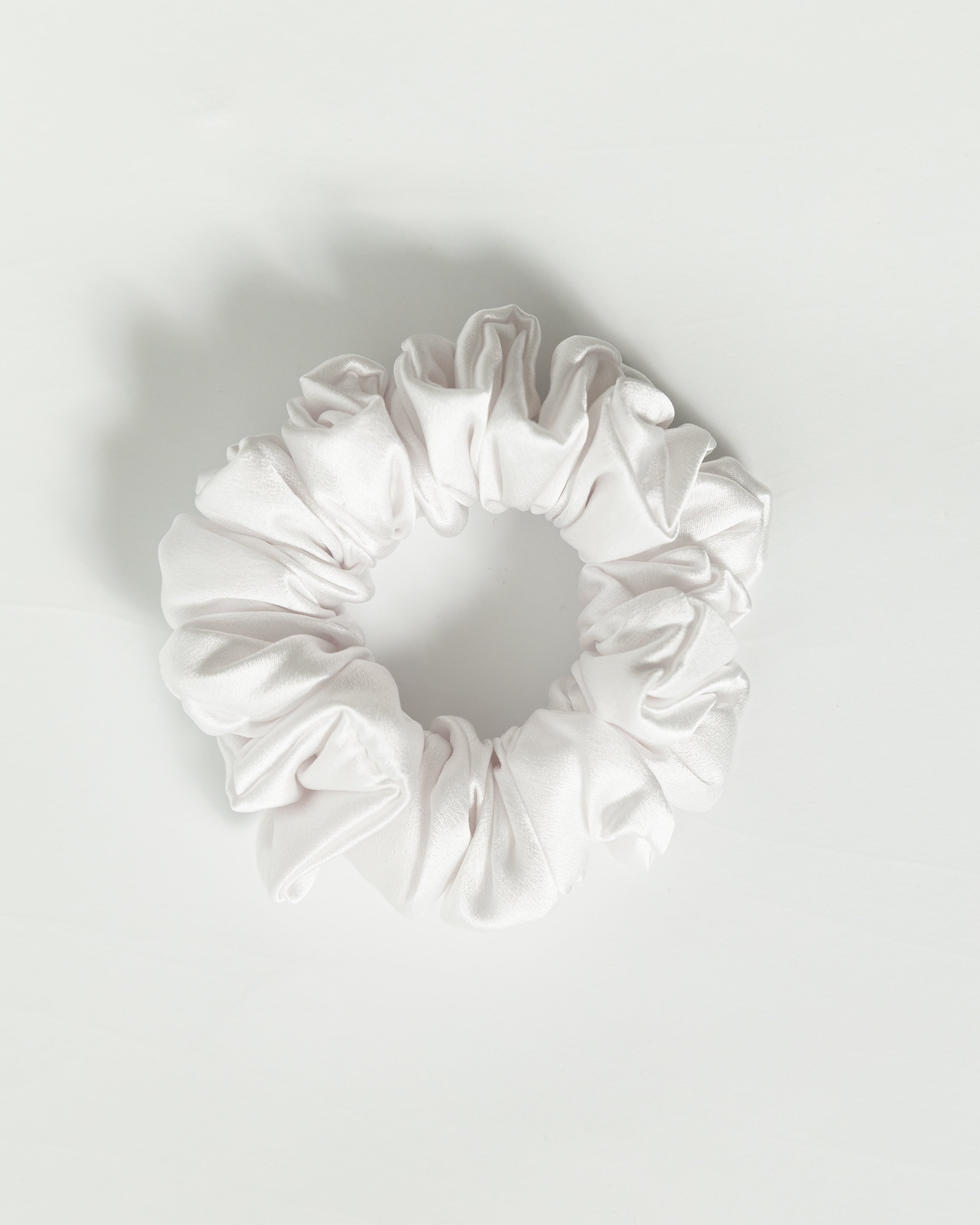 Ultimate Set 30 Momme- Pillowcase, Bonnet, 3D Eye Mask, Scrunchy – White