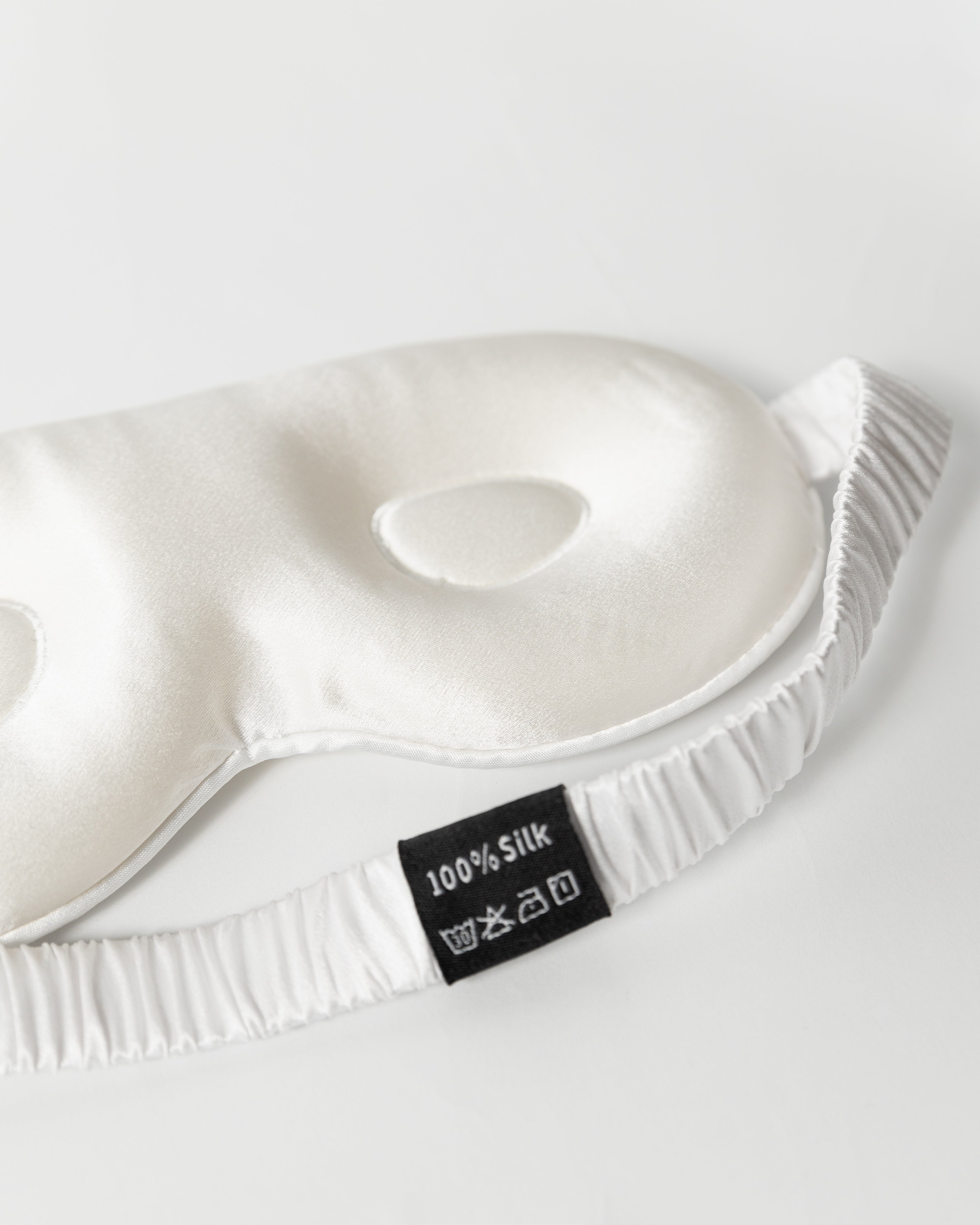 3D Silk Eye Mask 100% Mulberry Silk - White